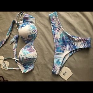 NWT Kulani Kinis Tropical Print Bikini
